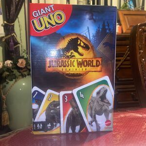Mattel - (NEW) Giant UNO Jurassic World Dominion Jumbo Card Game (2–10 Players)